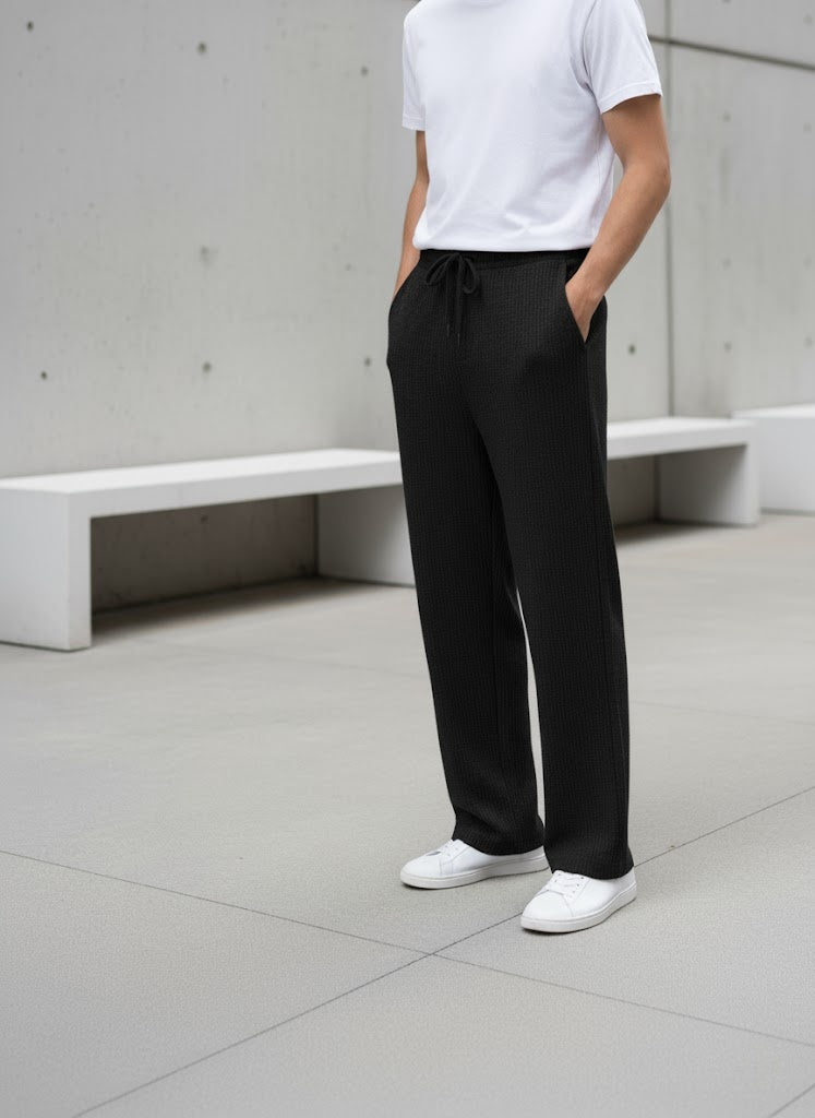 Relaxed Fit - Black Trouser