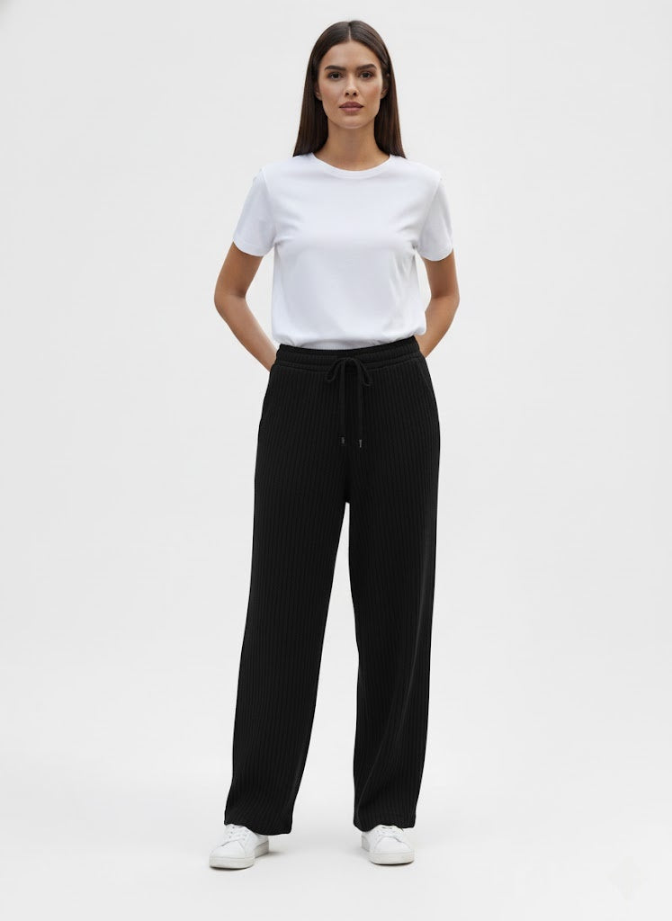 Relaxed Fit - Black Trouser